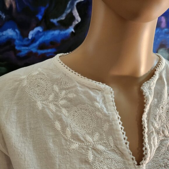 nineTy size L, white 100% cotton, tunic blouse with embroidered trim, v-neck - Picture 8 of 16